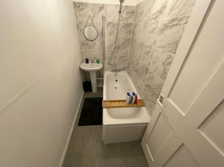 Stunning 2 Bedroom On Tower Bridge London Exterior foto
