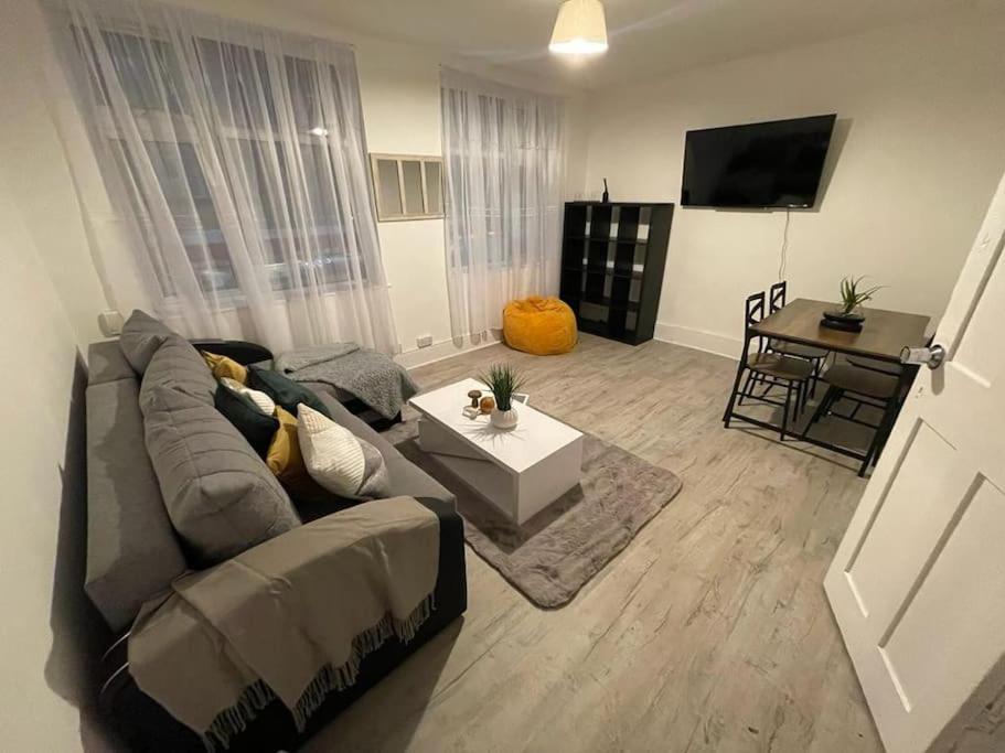 Stunning 2 Bedroom On Tower Bridge London Exterior foto
