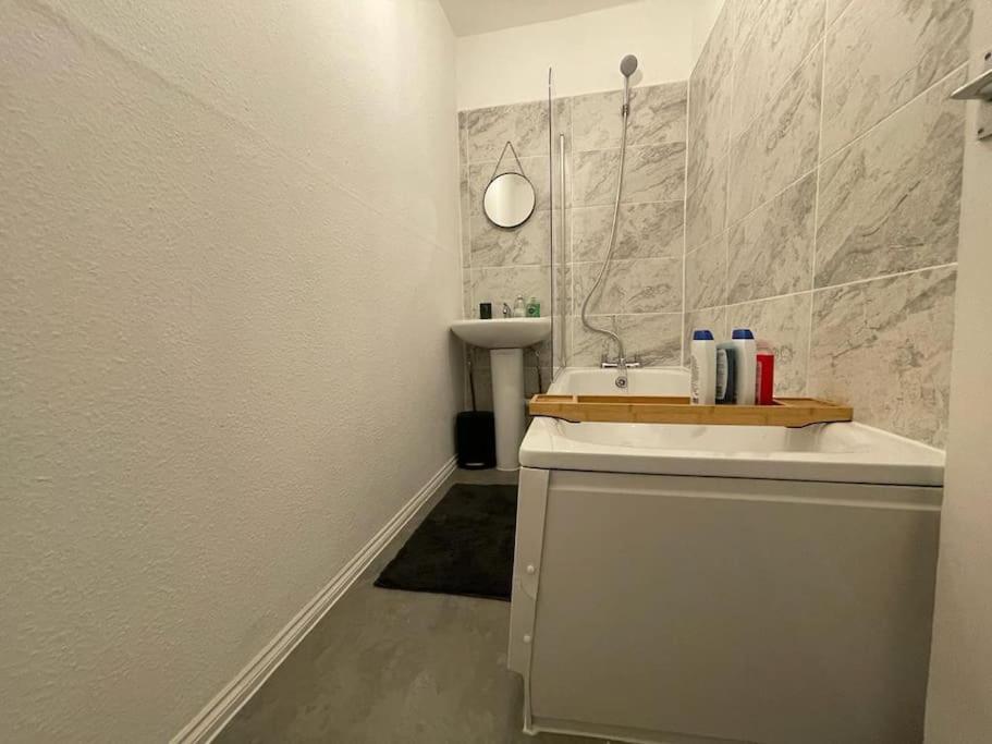 Stunning 2 Bedroom On Tower Bridge London Exterior foto
