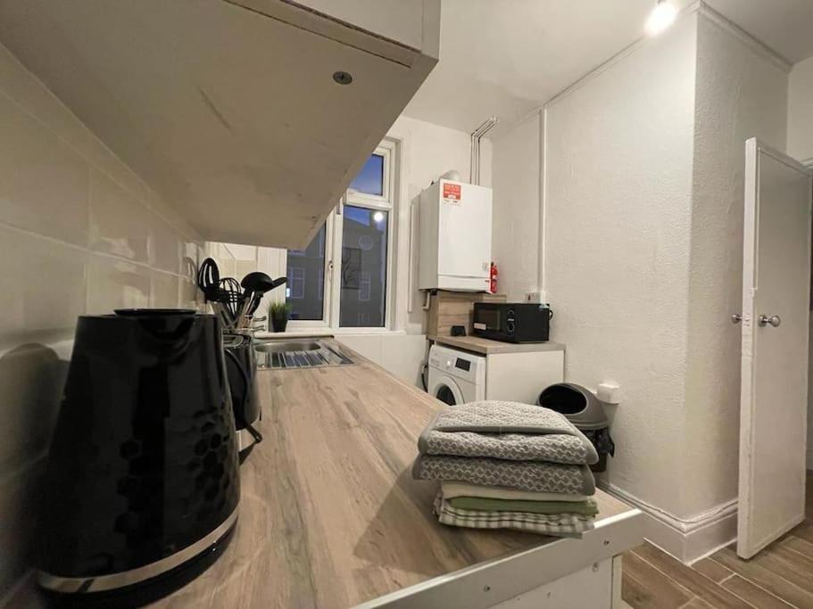 Stunning 2 Bedroom On Tower Bridge London Exterior foto