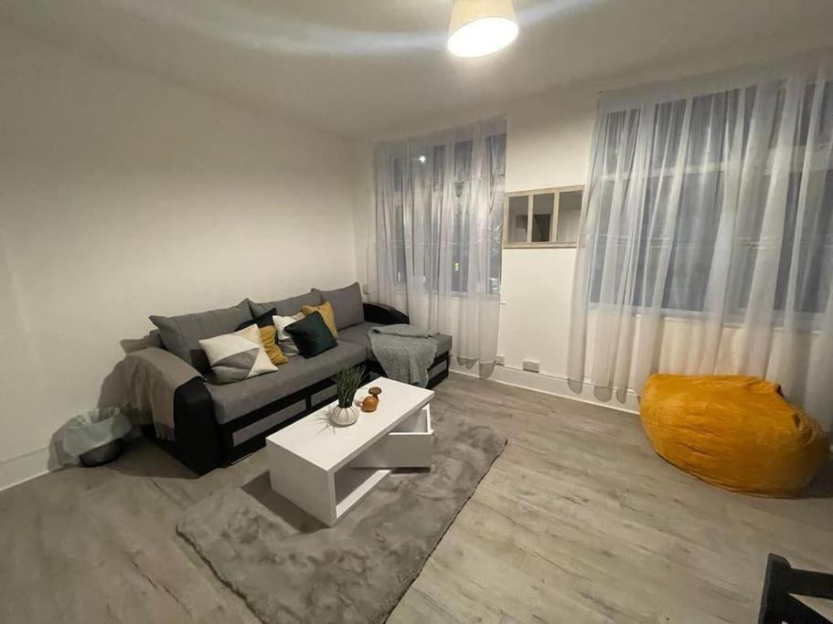 Stunning 2 Bedroom On Tower Bridge London Exterior foto